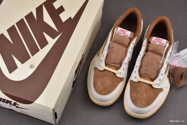 Rep TB x 1 Travis DM7866-106 Scott OG SP Low AJ 0717